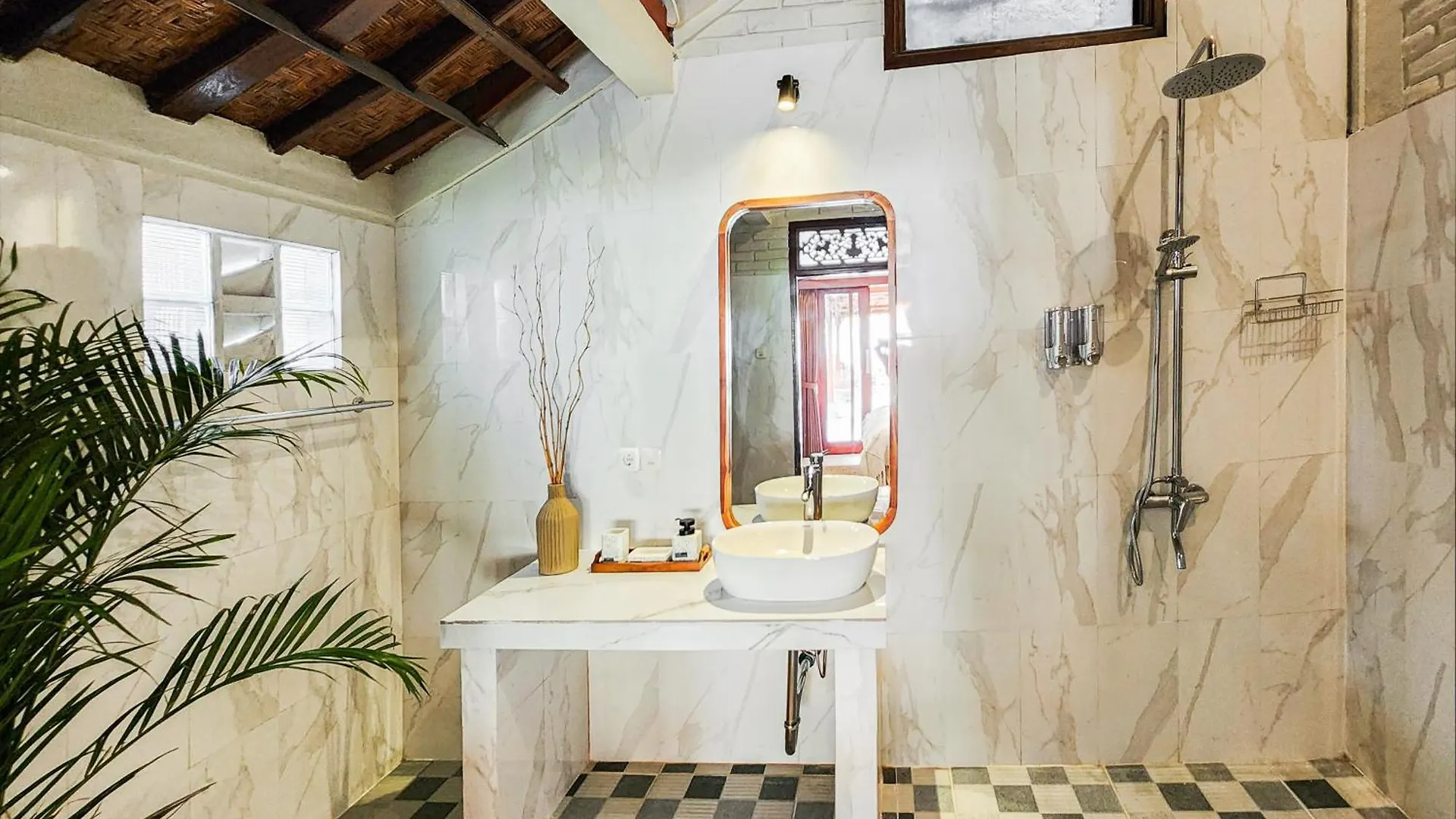 Inyoni Toucan Villa - Best Location In Seminyak.