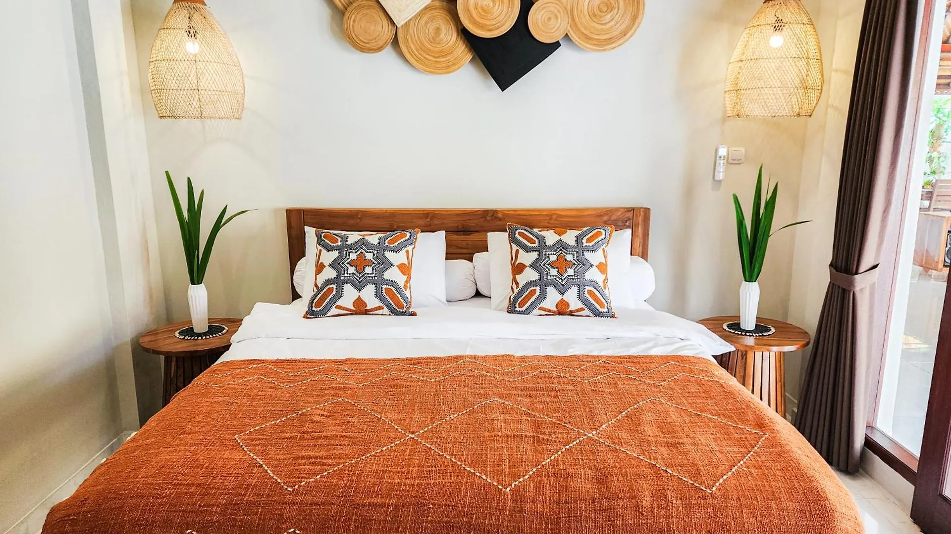 Inyoni Toucan Villa - Best Location In Seminyak.