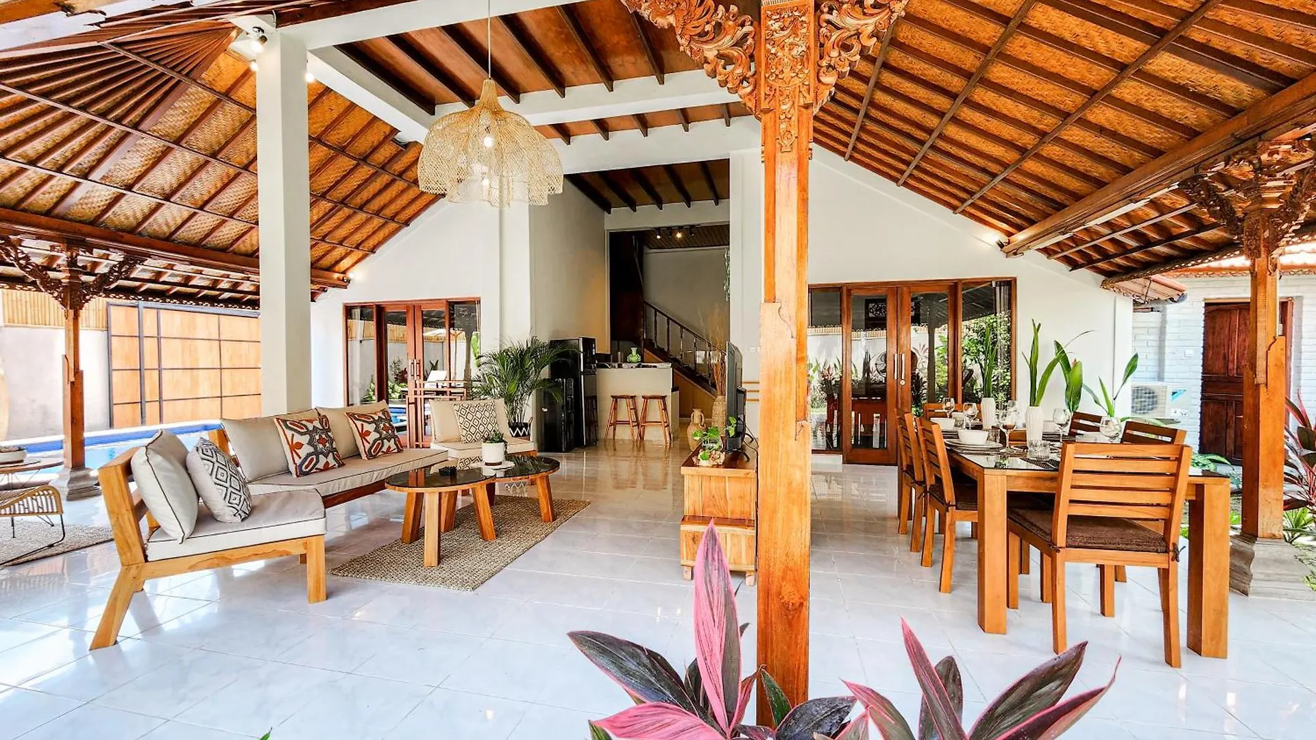 Inyoni Toucan Villa - Best Location In Seminyak. 인도네시아