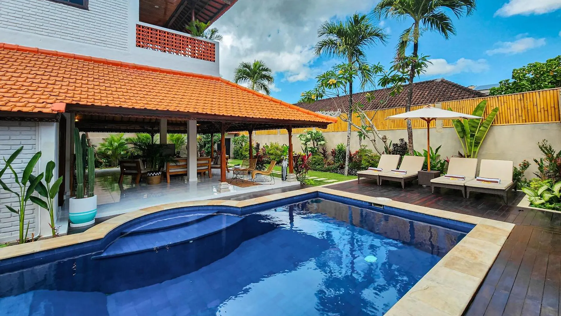 Inyoni Toucan Villa - Best Location In Seminyak.